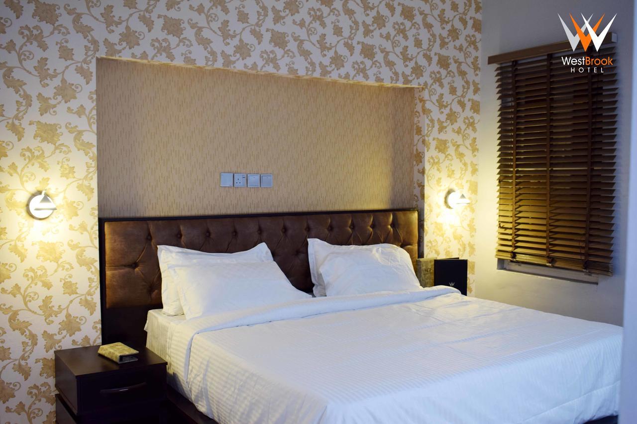 Westbrook Hotel Owerri Екстериор снимка
