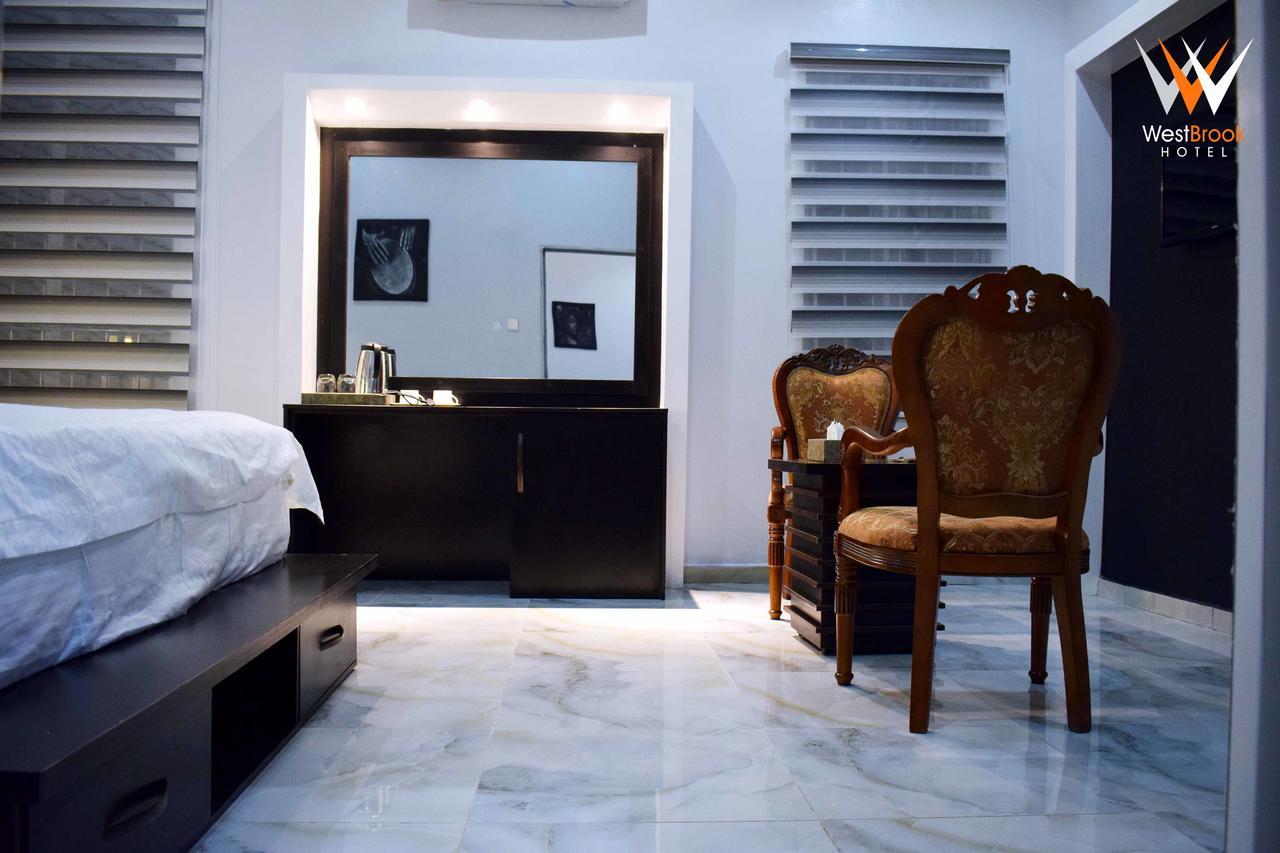 Westbrook Hotel Owerri Екстериор снимка