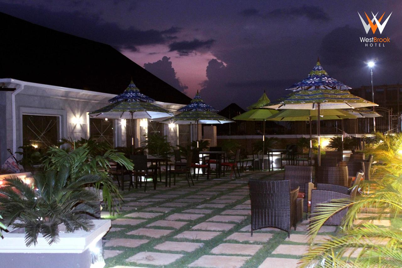 Westbrook Hotel Owerri Екстериор снимка