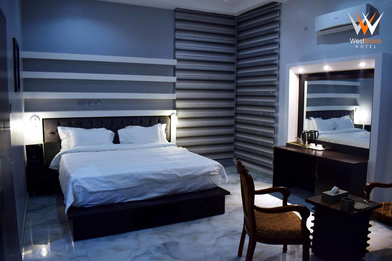 Westbrook Hotel Owerri Екстериор снимка