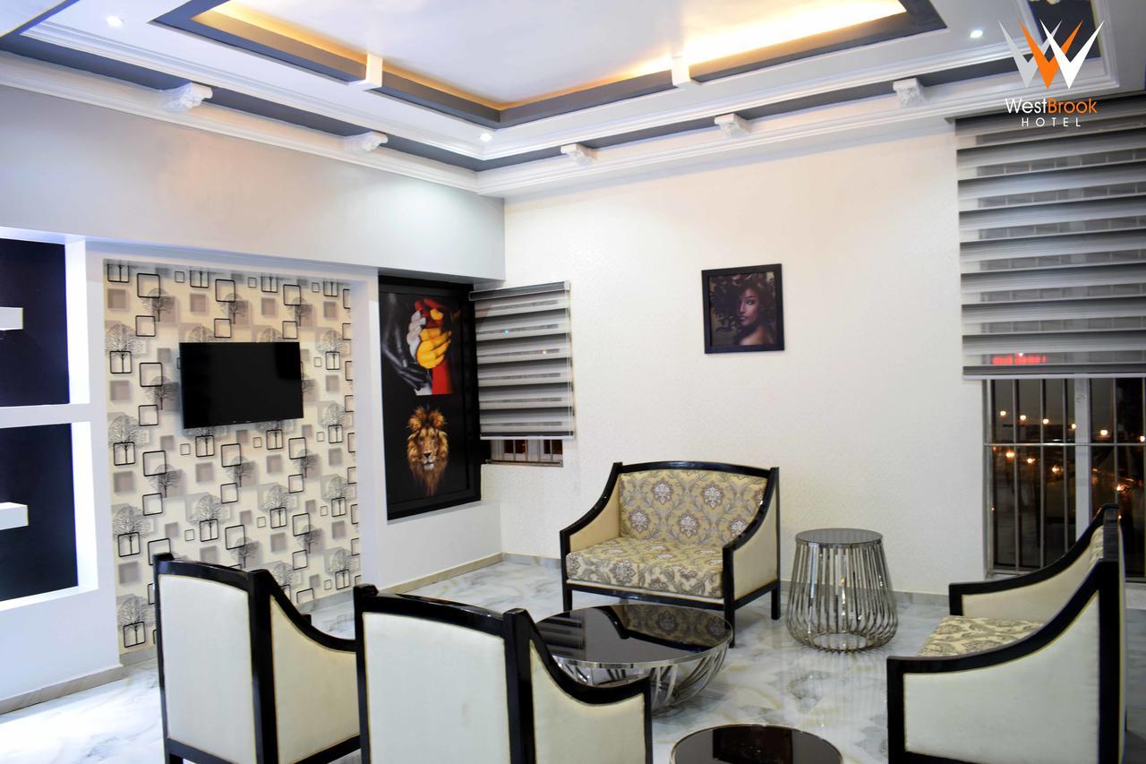 Westbrook Hotel Owerri Екстериор снимка