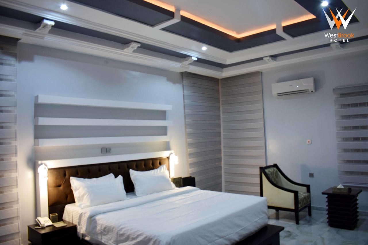 Westbrook Hotel Owerri Екстериор снимка