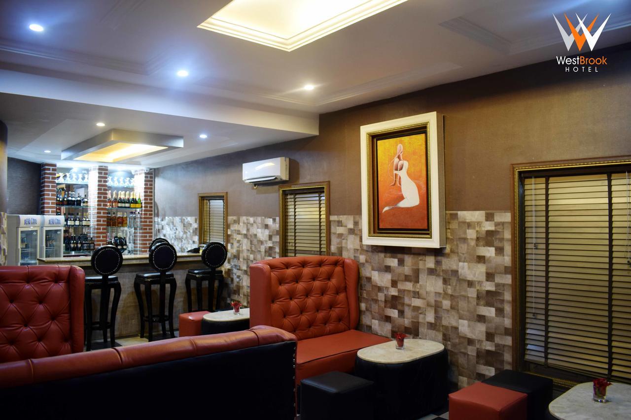Westbrook Hotel Owerri Екстериор снимка