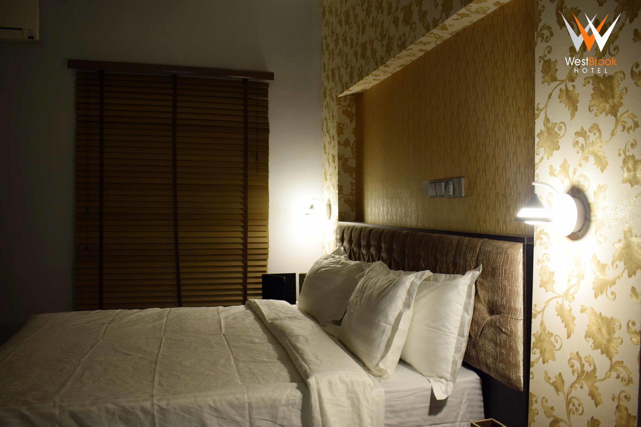 Westbrook Hotel Owerri Екстериор снимка