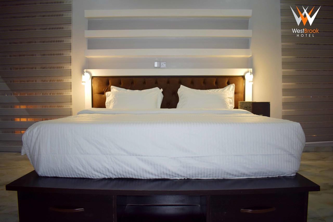 Westbrook Hotel Owerri Екстериор снимка