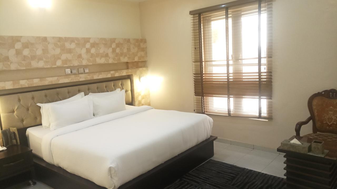 Westbrook Hotel Owerri Екстериор снимка