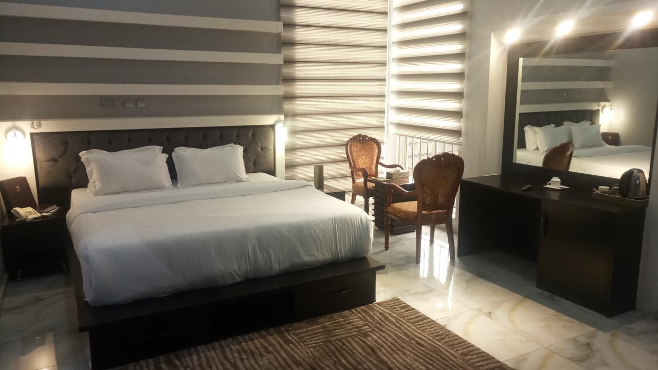 Westbrook Hotel Owerri Екстериор снимка